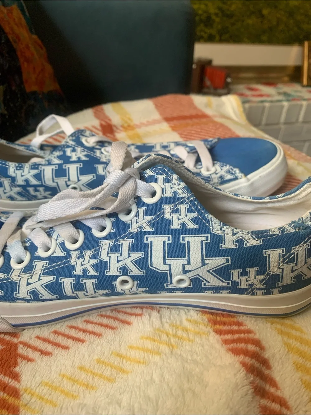 Row|One Kentucky Wildcats All Over Print Canvas Sneakers, Women’s 8, Men’s 6.5